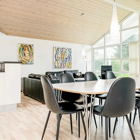Дом отдыха Gorgeous Home In Lokken With Kitchen *