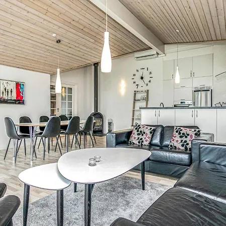 Дом отдыха Gorgeous Home In Lokken With Kitchen