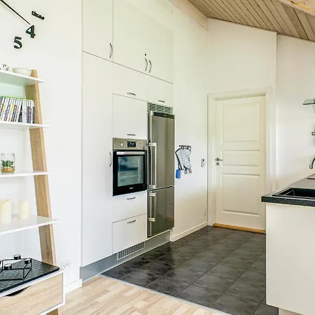 Gorgeous Home In Lokken With Kitchen Дом отдыха *
