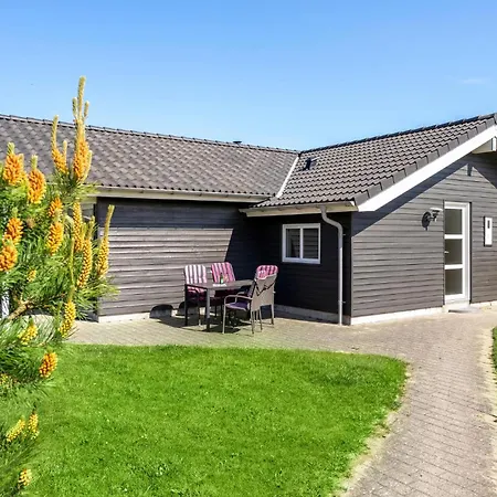 Дом отдыха Gorgeous Home In Lokken With Kitchen Лёккен