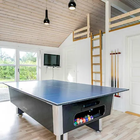Gorgeous Home In Lokken With Kitchen Дом отдыха *